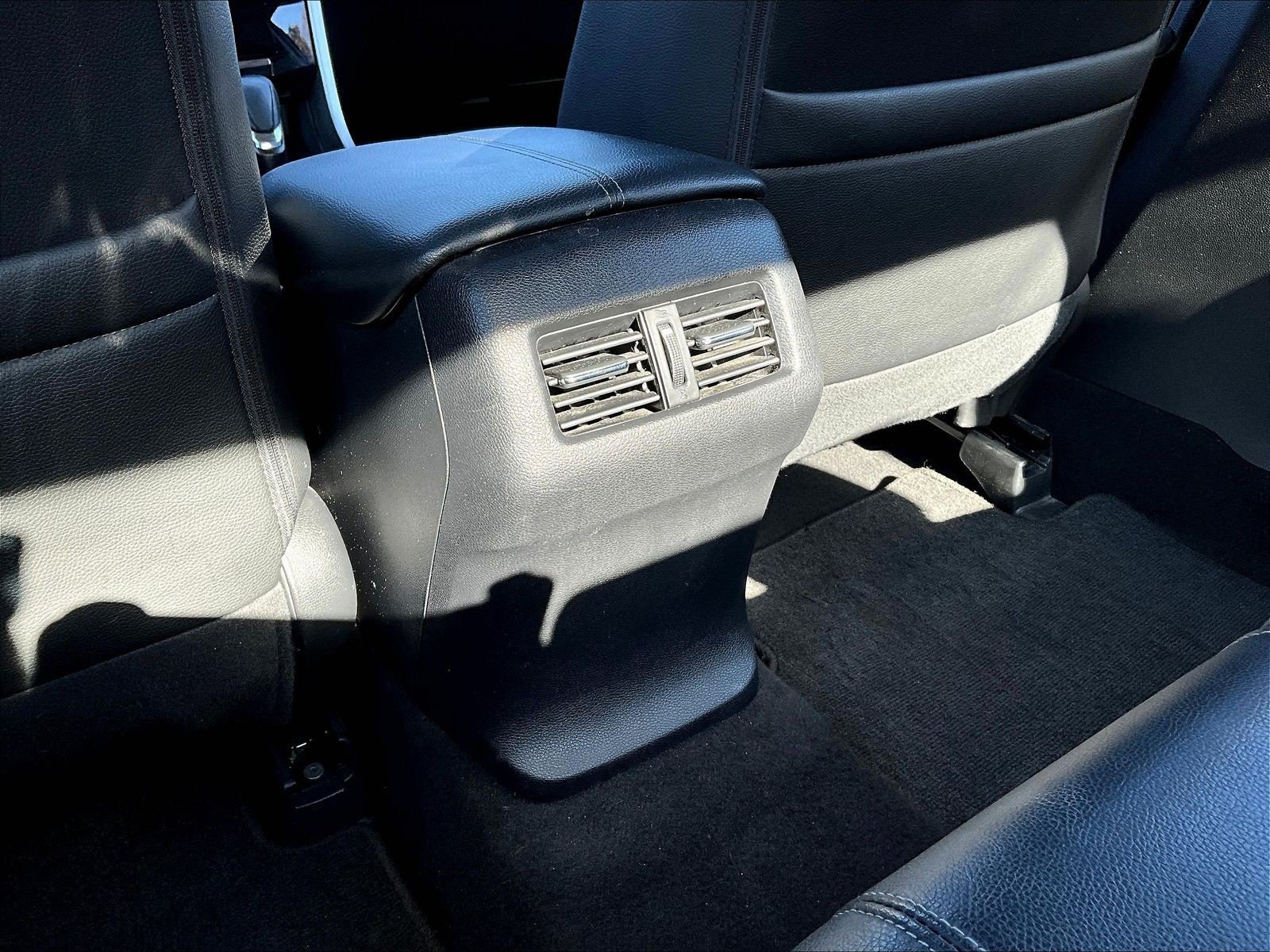 Used 2017 Honda Accord EX-L image 10