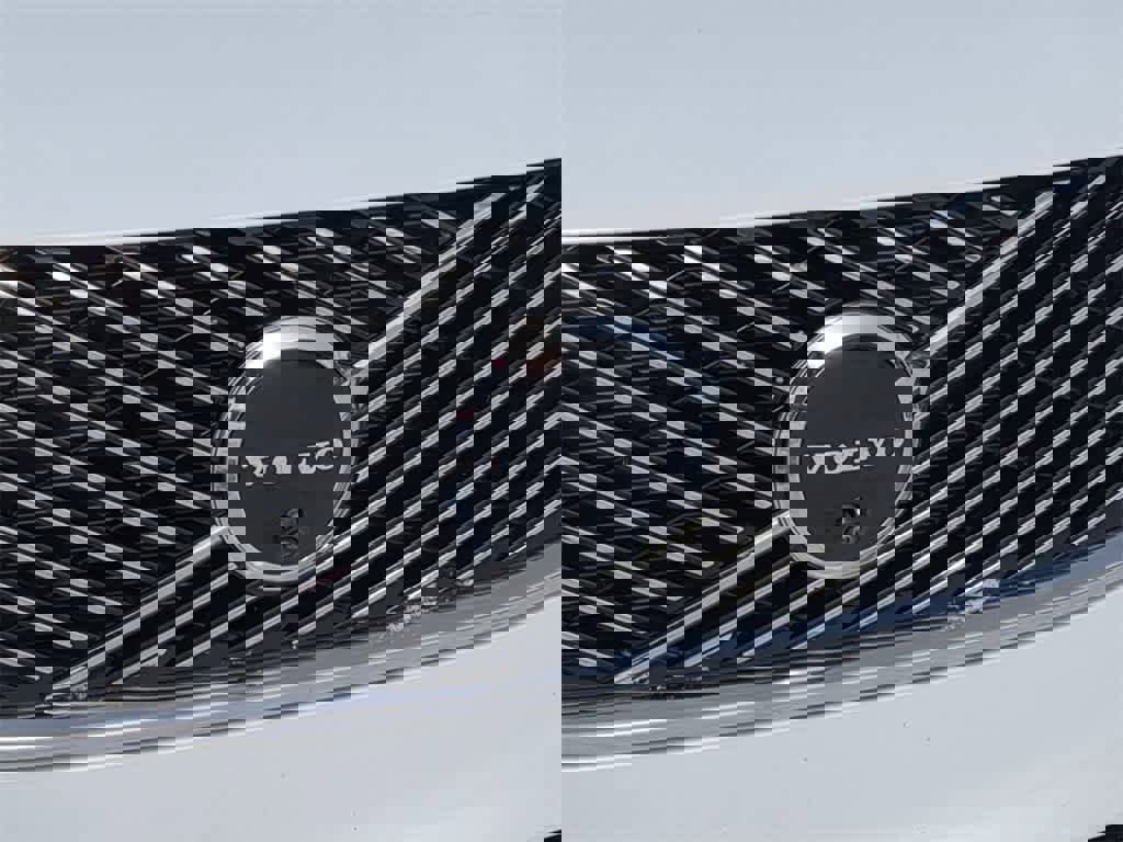 Certified 2026 Volvo XC90 B6 Plus w/ Protection Package Premier image 11