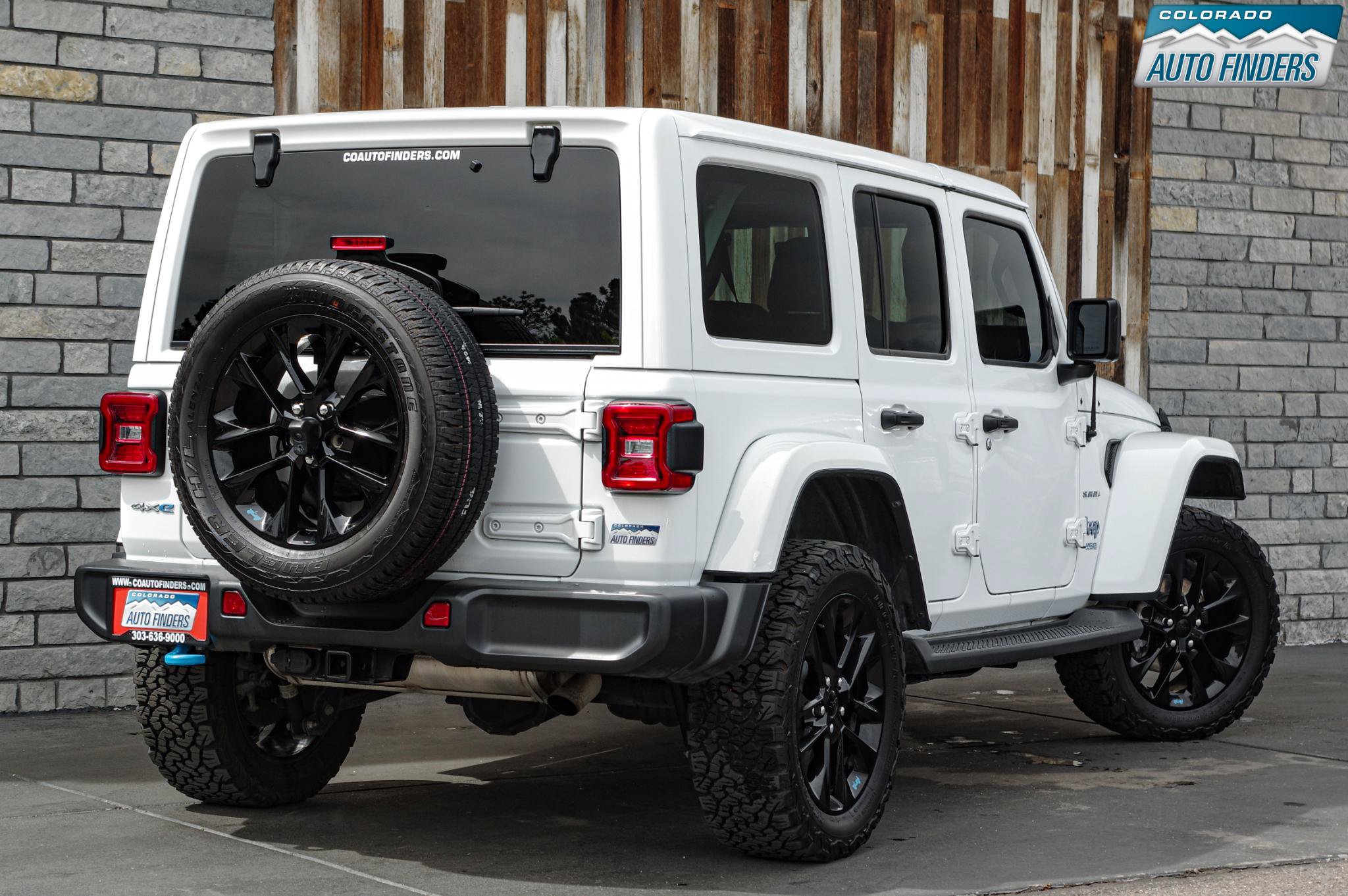 Used 2022 Jeep Wrangler Unlimited Sahara w/ Cold Weather Group AWD/4WD image 7