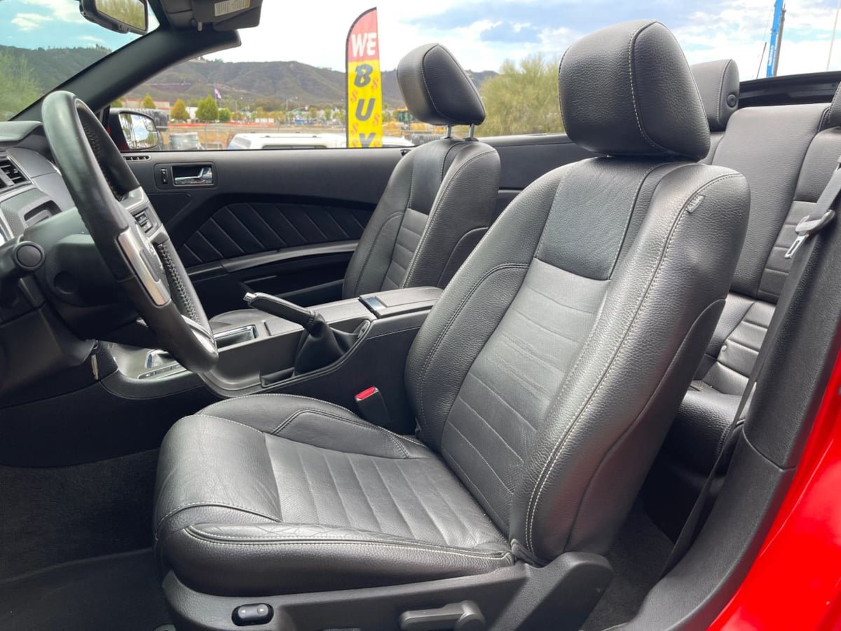 Used 2011 Ford Mustang GT Premium w/ Electronics Pkg RWD image 18
