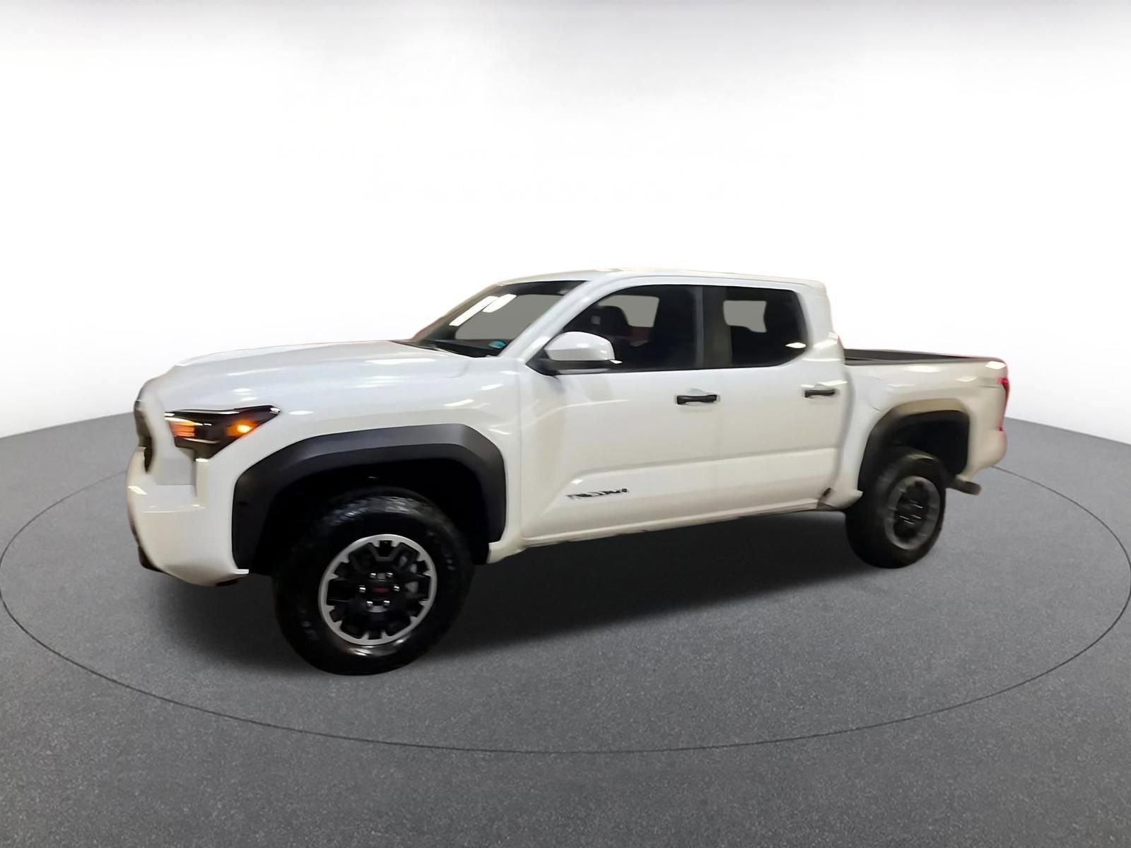 Used 2025 Toyota Tacoma TRD Off-Road image 8