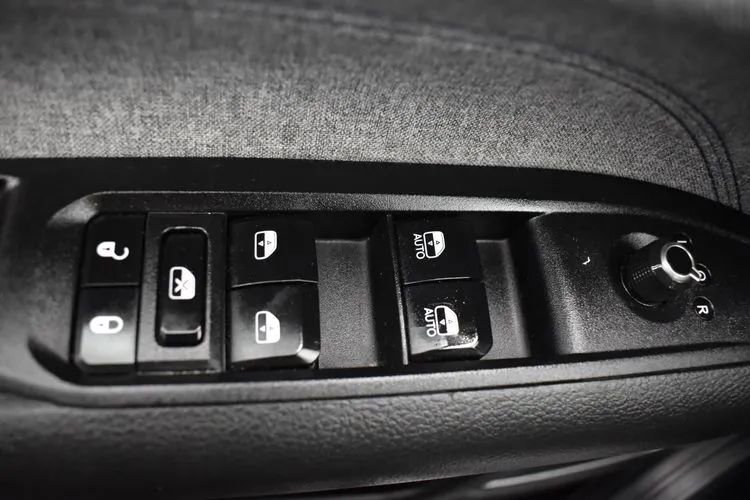 Used 2024 Jeep Compass Latitude AWD/4WD image 21