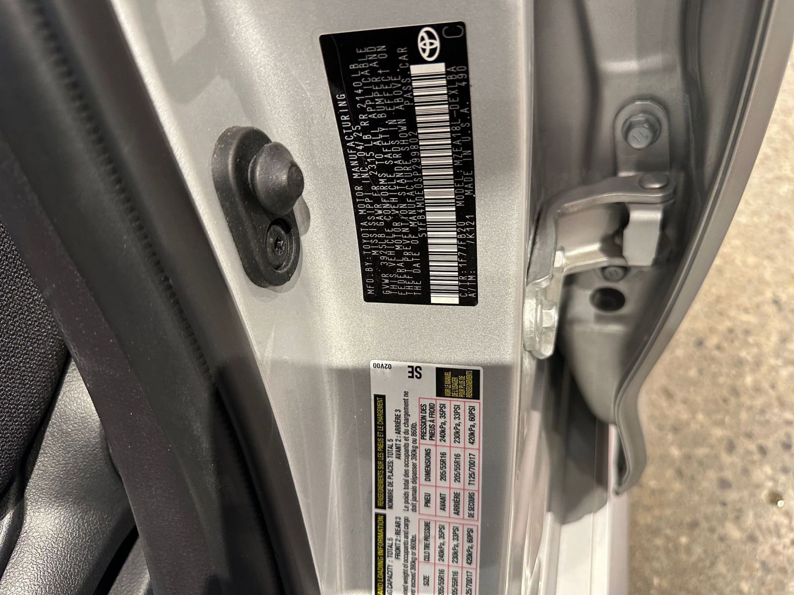 Used 2025 Toyota Corolla LE image 30