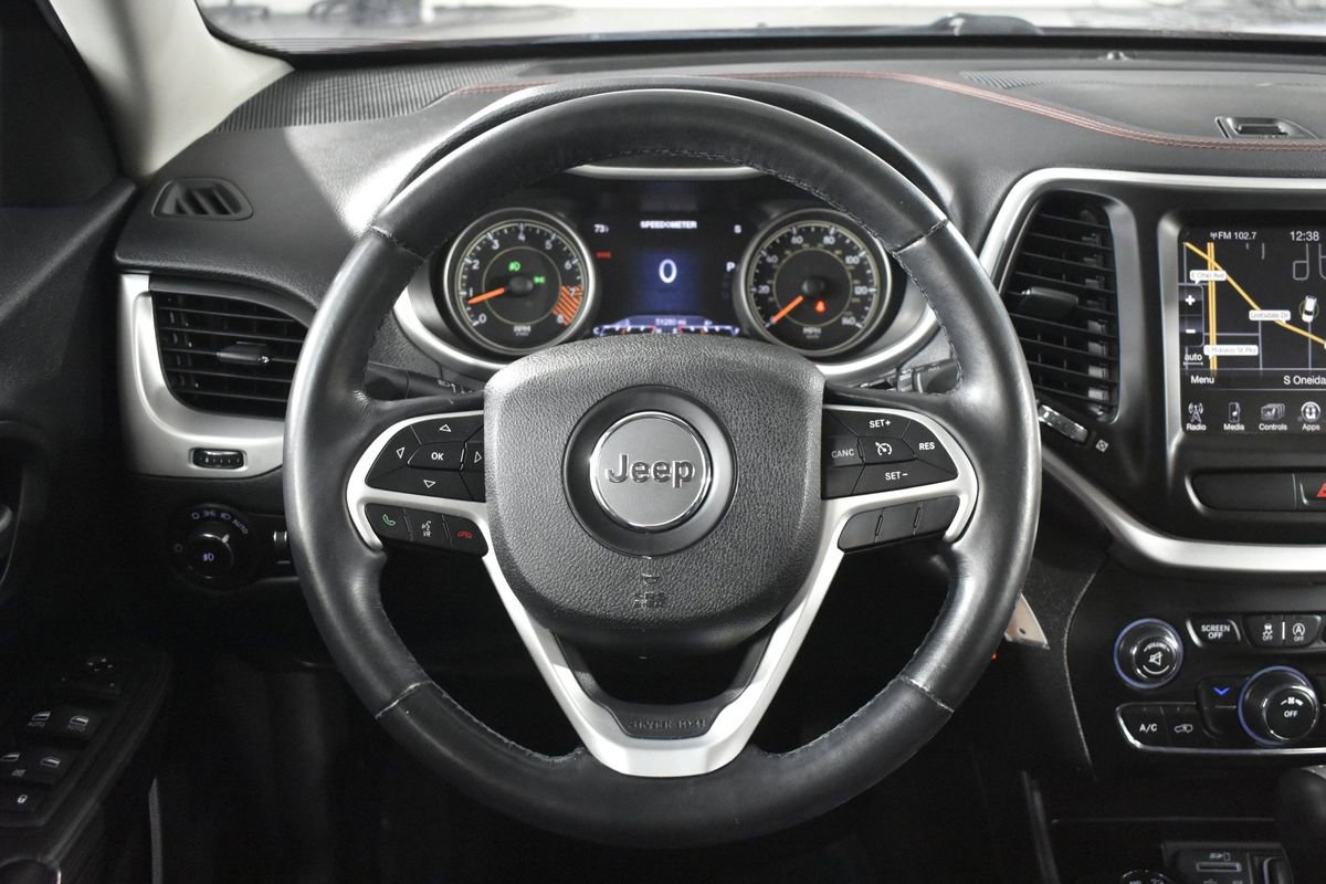 Used 2015 Jeep Cherokee Trailhawk w/ Cold Weather Group image 13