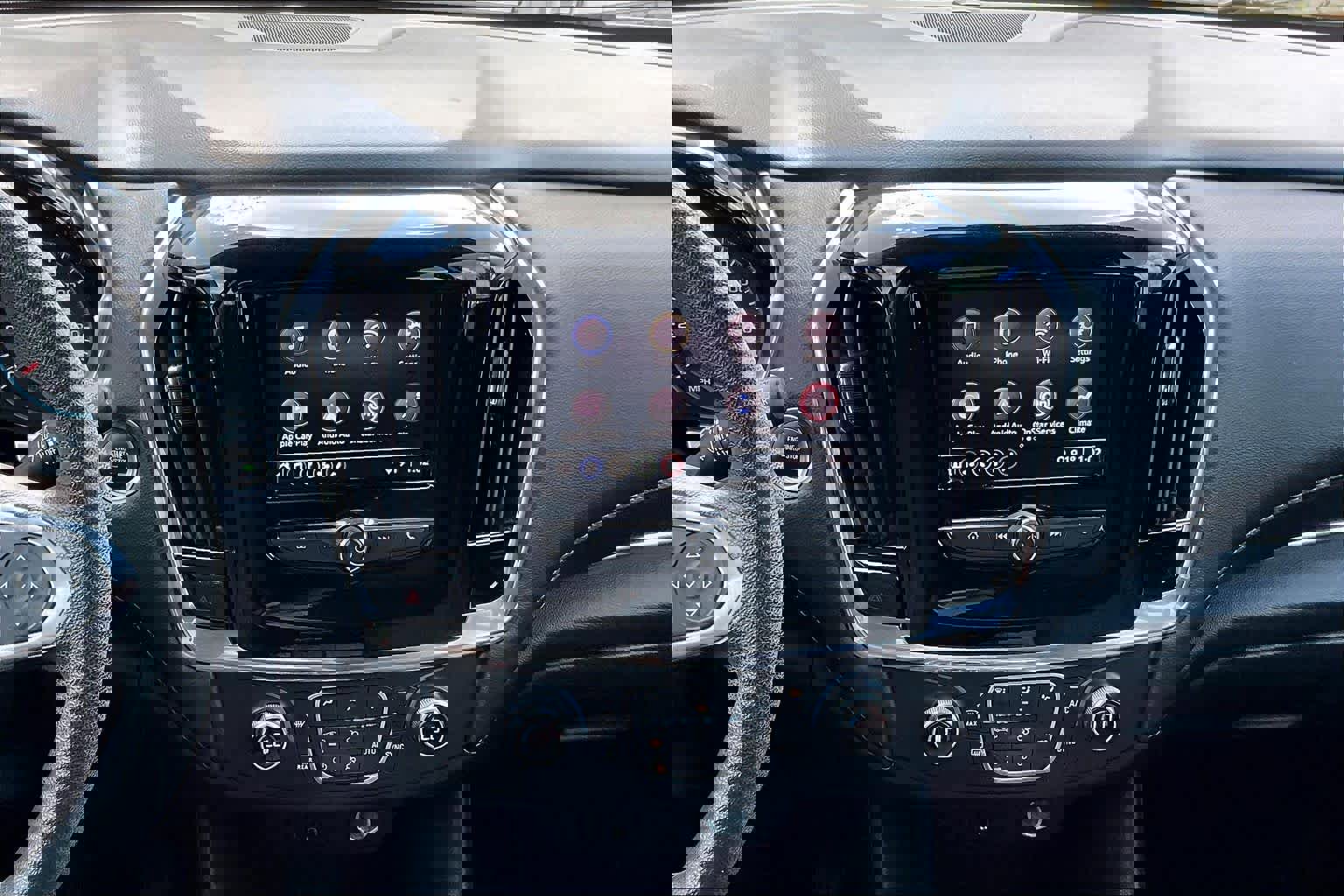 Used 2020 Chevrolet Traverse LS image 7