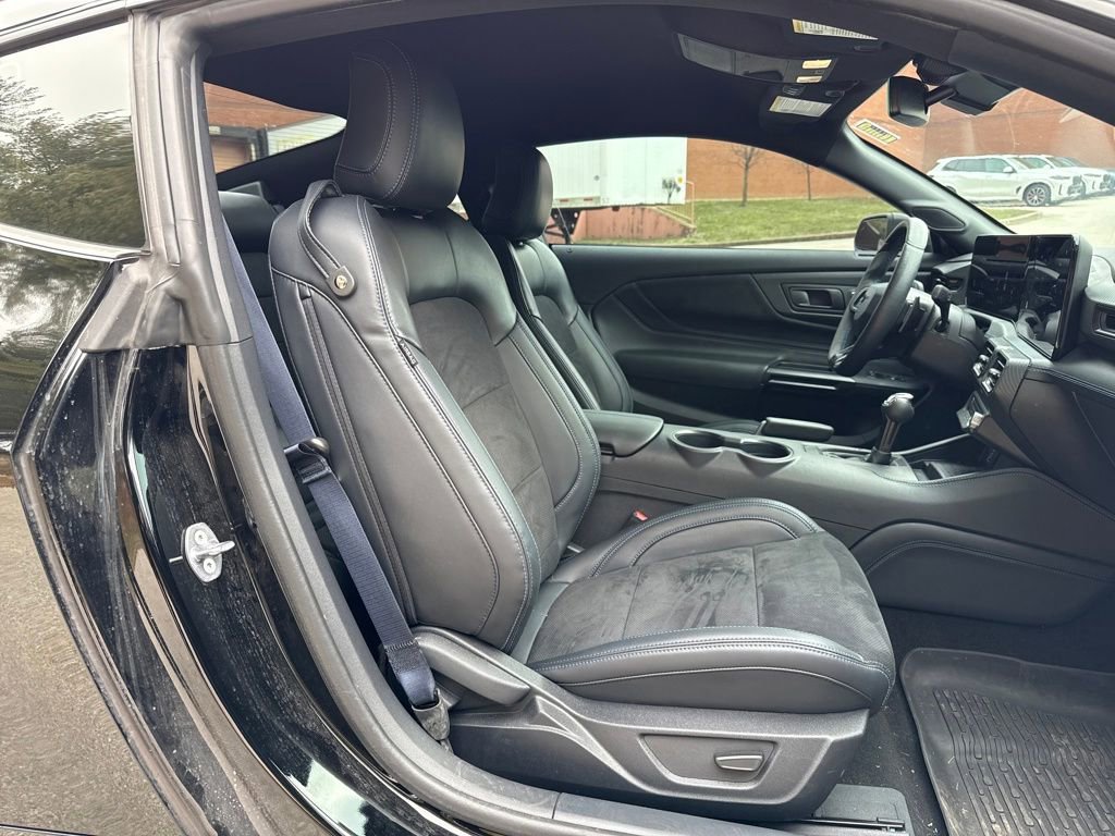 Used 2024 Ford Mustang Dark Horse image 26