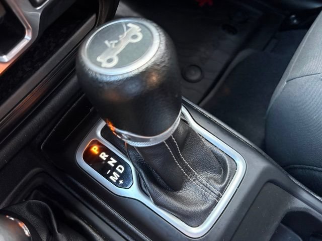 Used 2018 Jeep Wrangler Unlimited Sahara AWD/4WD image 23