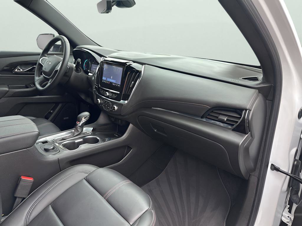 Used 2023 Chevrolet Traverse RS image 11