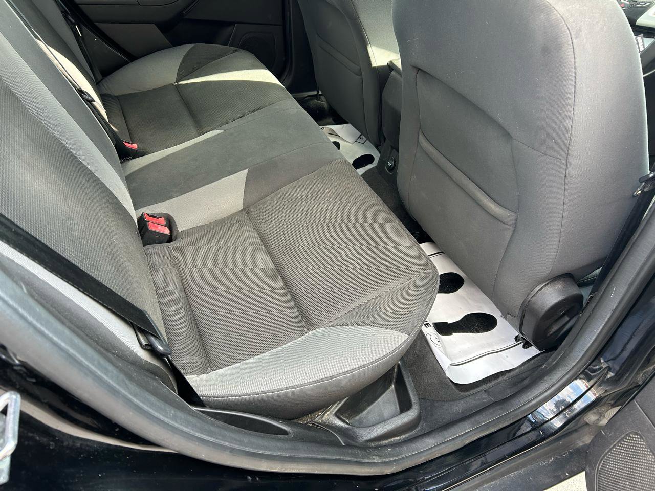 Used 2014 Ford Focus SE w/ SE Winter Package image 11