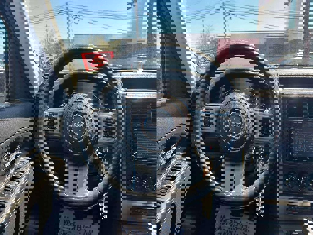 Used 2012 Jeep Liberty Limited Jet w/ Comfort/Convenience Group image 13