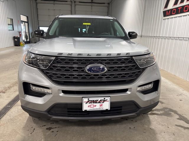 Used 2023 Ford Explorer XLT w/ Equipment Group 202A image 7