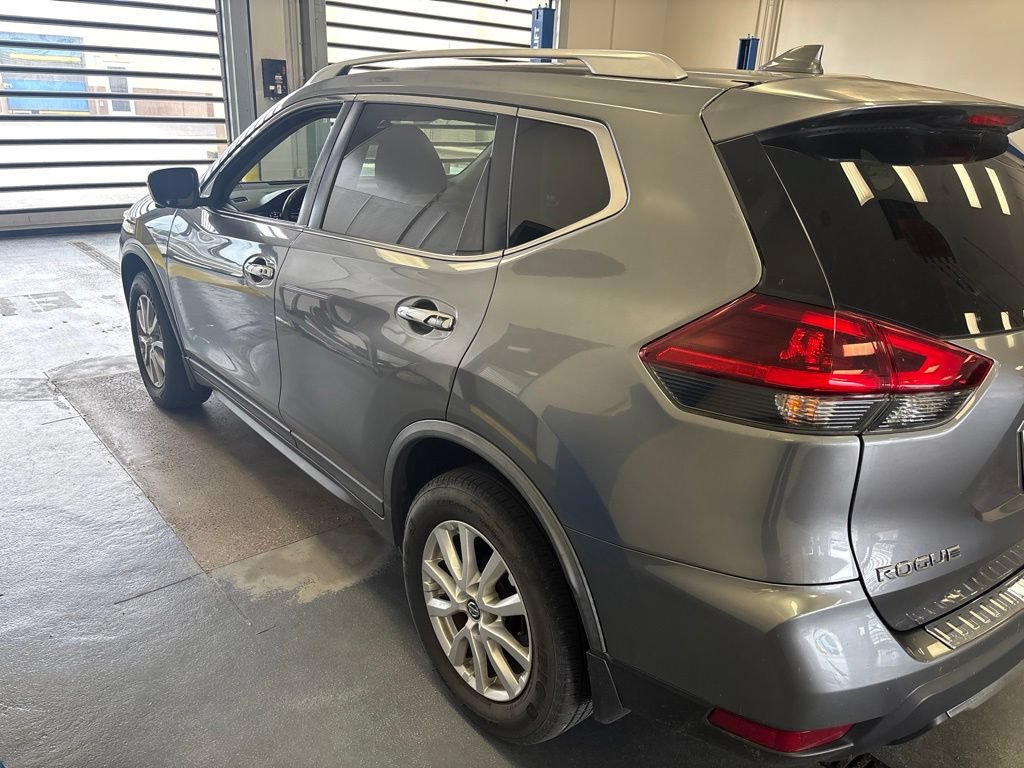 Used 2018 Nissan Rogue SV w/ Premium Package AWD/4WD image 7