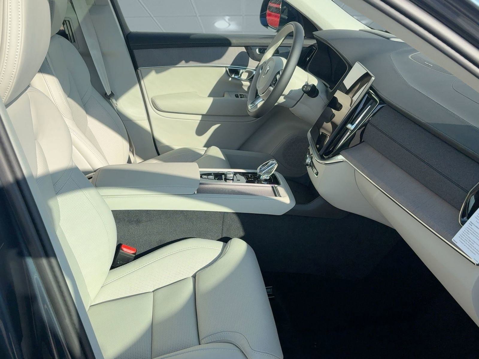 New 2026 Volvo XC90 B6 Ultra image 30