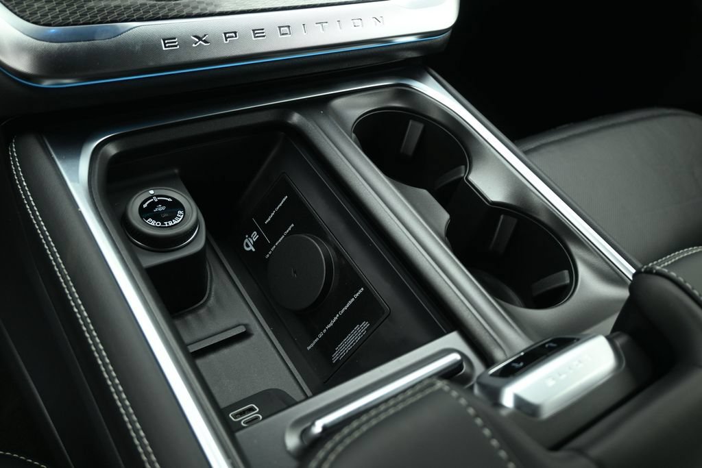New 2027 Ford Expedition Platinum w/ Stealth Appearance Package AWD/4WD image 14
