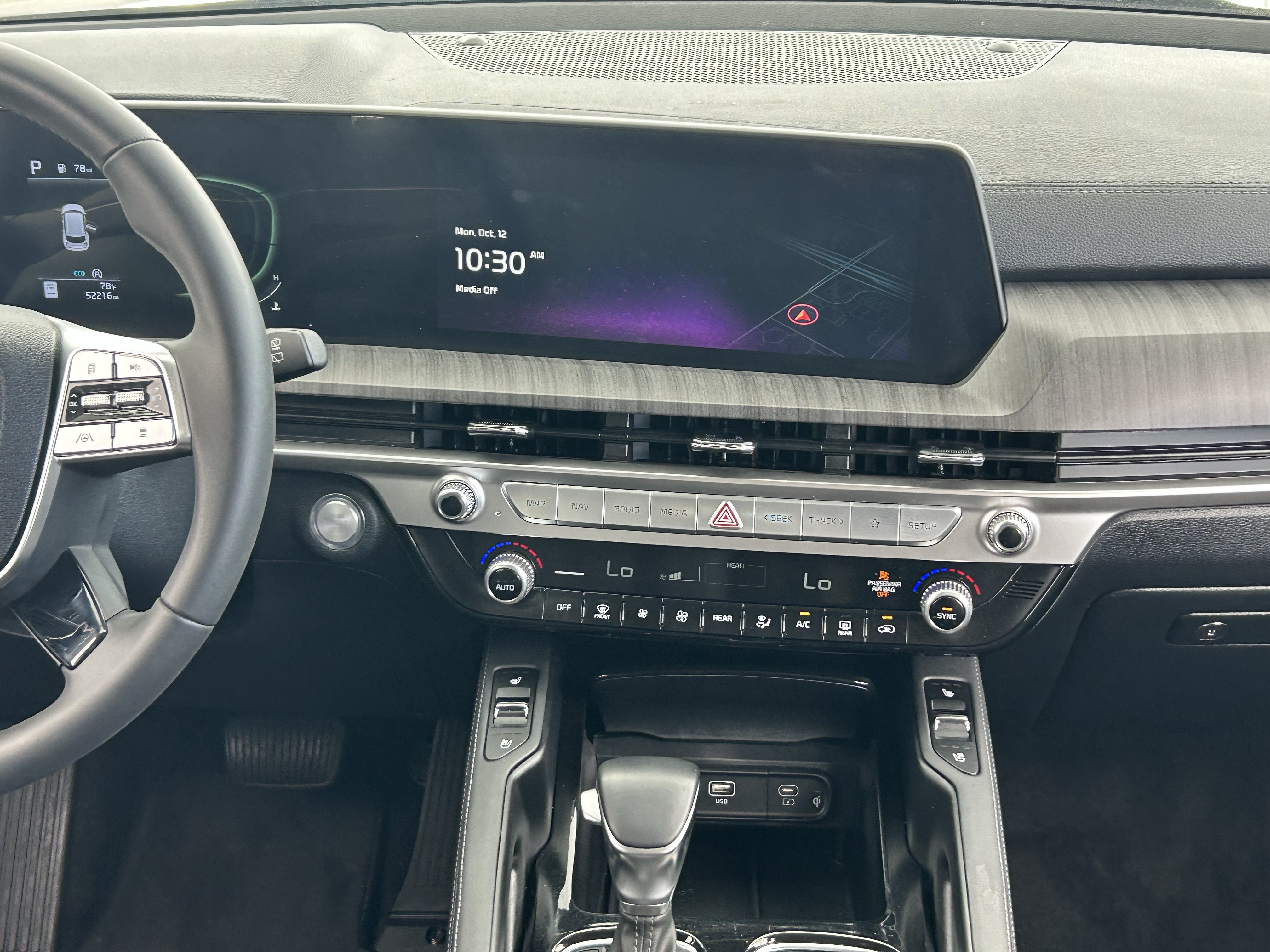 Certified 2023 Kia Telluride EX w/ EX Captain's Chair Package FWD image 17