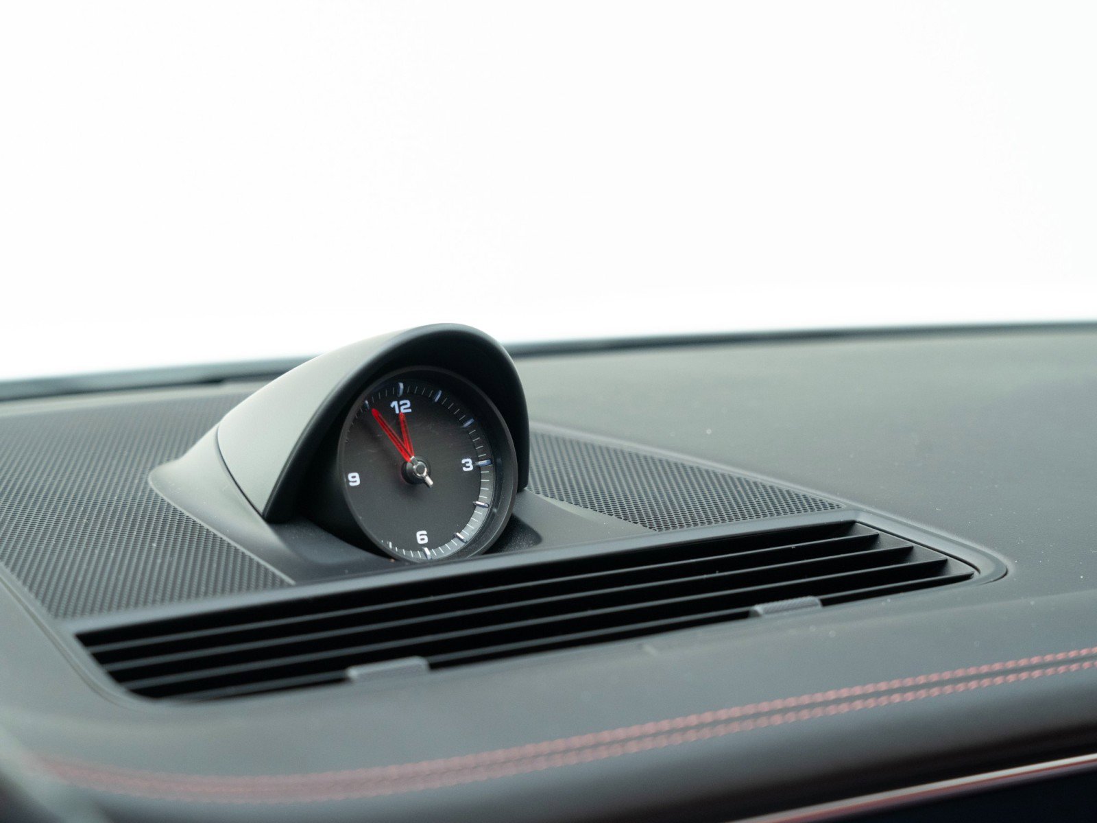 Certified 2023 Porsche Panamera Platinum Edition image 24