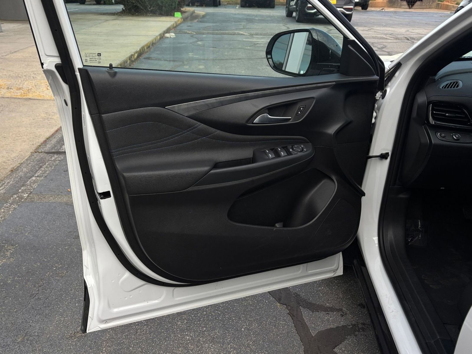 Used 2025 Buick Envista Sport Touring FWD image 21