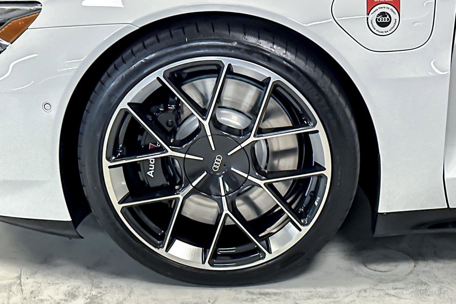 New 2026 Audi RS e-tron GT performance image 24