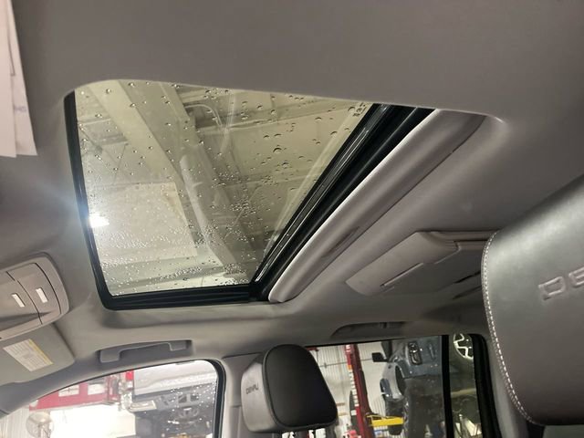 Used 2020 GMC Yukon XL Denali w/ Denali Premium Package image 22