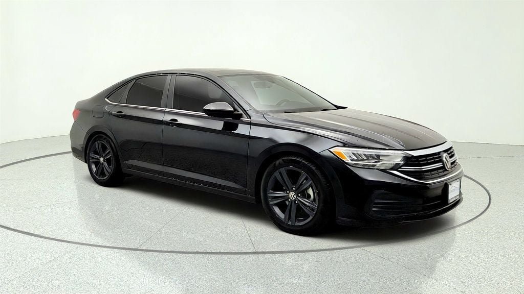 Used 2022 Volkswagen Jetta SE FWD image 3