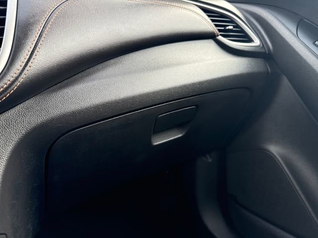 Used 2022 Chevrolet Trax LT w/ LT Convenience Package image 37