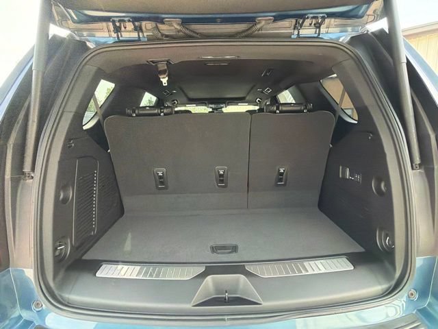 Used 2025 GMC Yukon Denali w/ Sun & Power Step Package AWD/4WD image 12