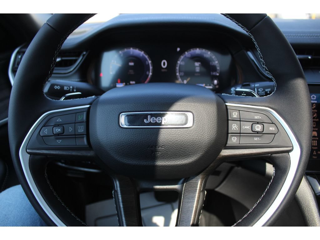 New 2026 Jeep Grand Cherokee Limited AWD/4WD image 11