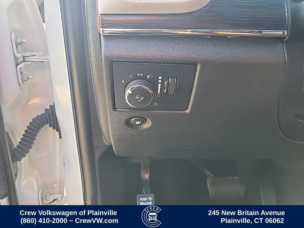 Used 2019 Jeep Grand Cherokee Summit AWD/4WD image 40