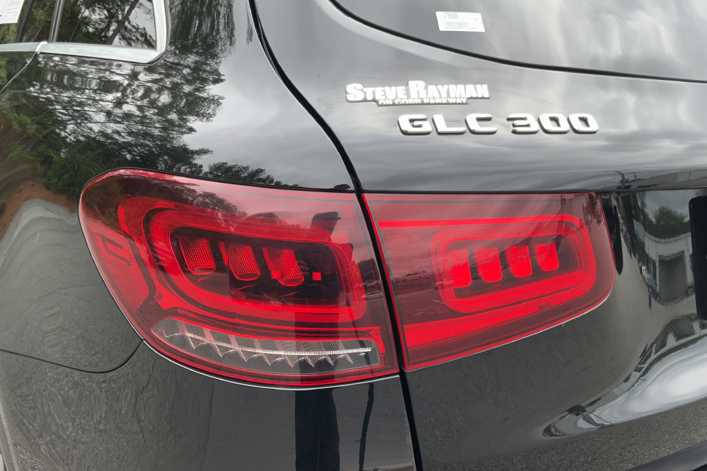 Used 2020 Mercedes-Benz GLC 300 4MATIC w/ Parking Assistance Package image 28