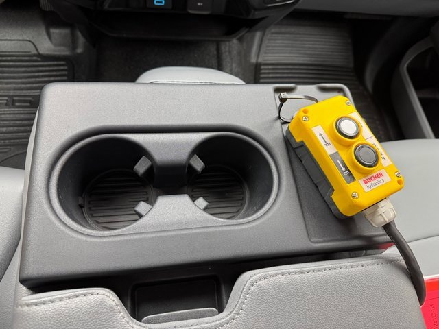 New 2025 Ford F550 4x4 Regular Cab Super Duty image 17