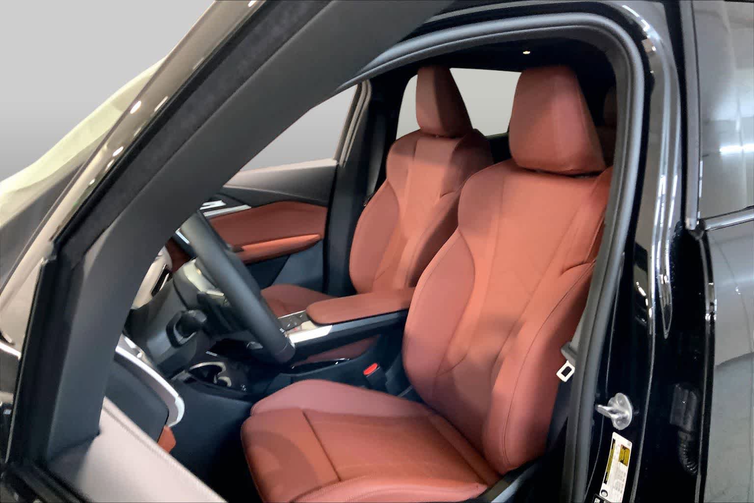 New 2026 BMW X2 xDrive28i w/ Technology Package AWD/4WD image 9