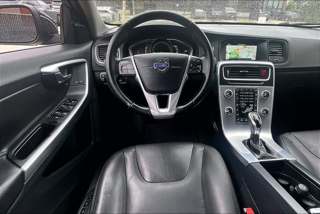 Used 2017 Volvo V60 T5 Premier w/ Convenience Package FWD image 8