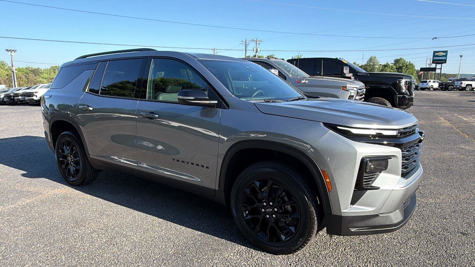 New 2026 Chevrolet Traverse LT FWD image 3