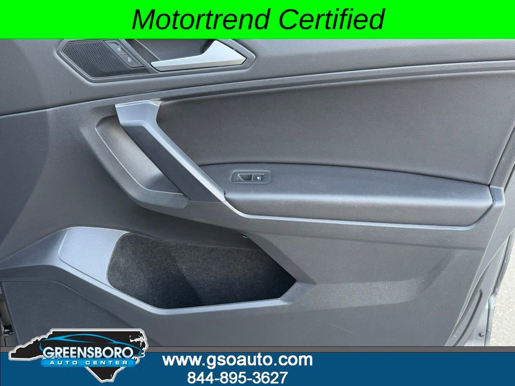 Used 2021 Volkswagen Tiguan SE w/ Panoramic Sunroof Package image 15