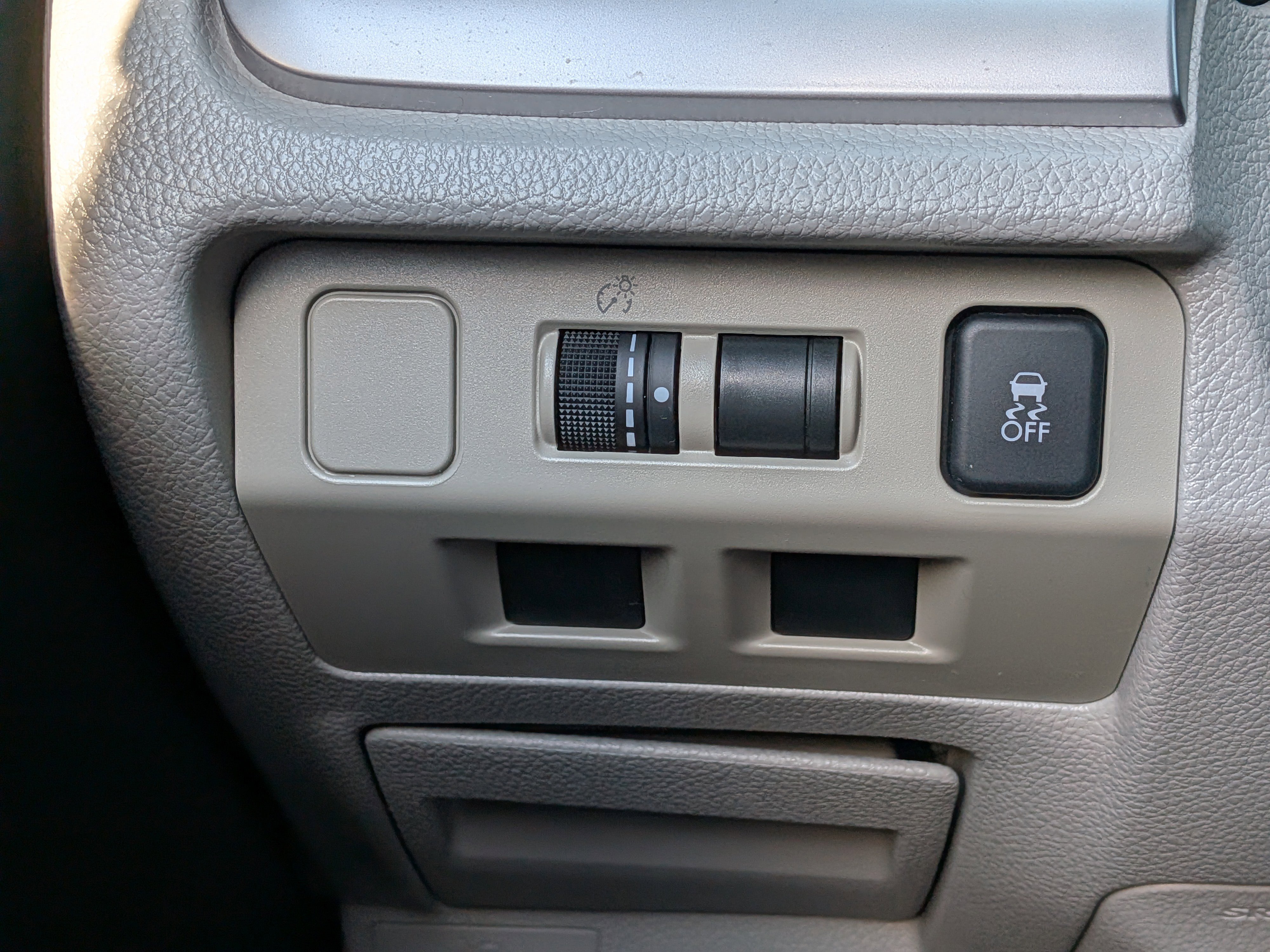 Used 2018 Subaru Forester 2.5i Premium w/ All-Weather Package image 23