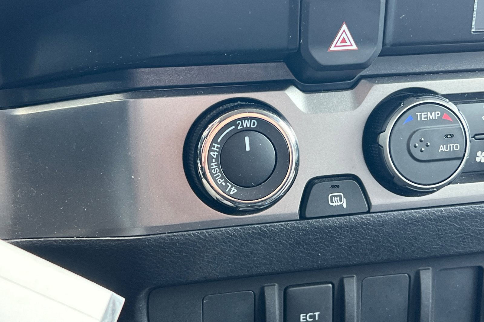 Used 2022 Toyota Tacoma SR image 30