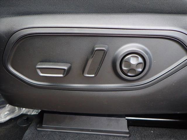 New 2025 Jeep Grand Cherokee Laredo w/ Luxury Tech Group I image 13