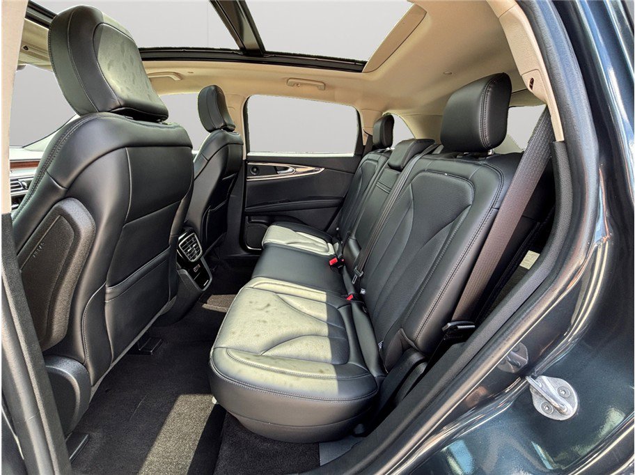 Used 2021 Lincoln Nautilus Reserve image 40