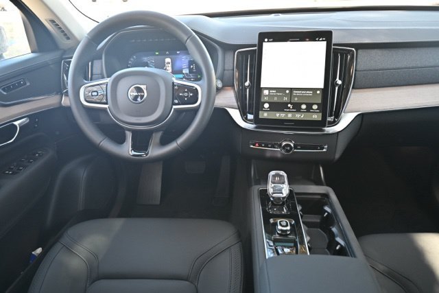 New 2026 Volvo XC90 B5 Core AWD/4WD image 13