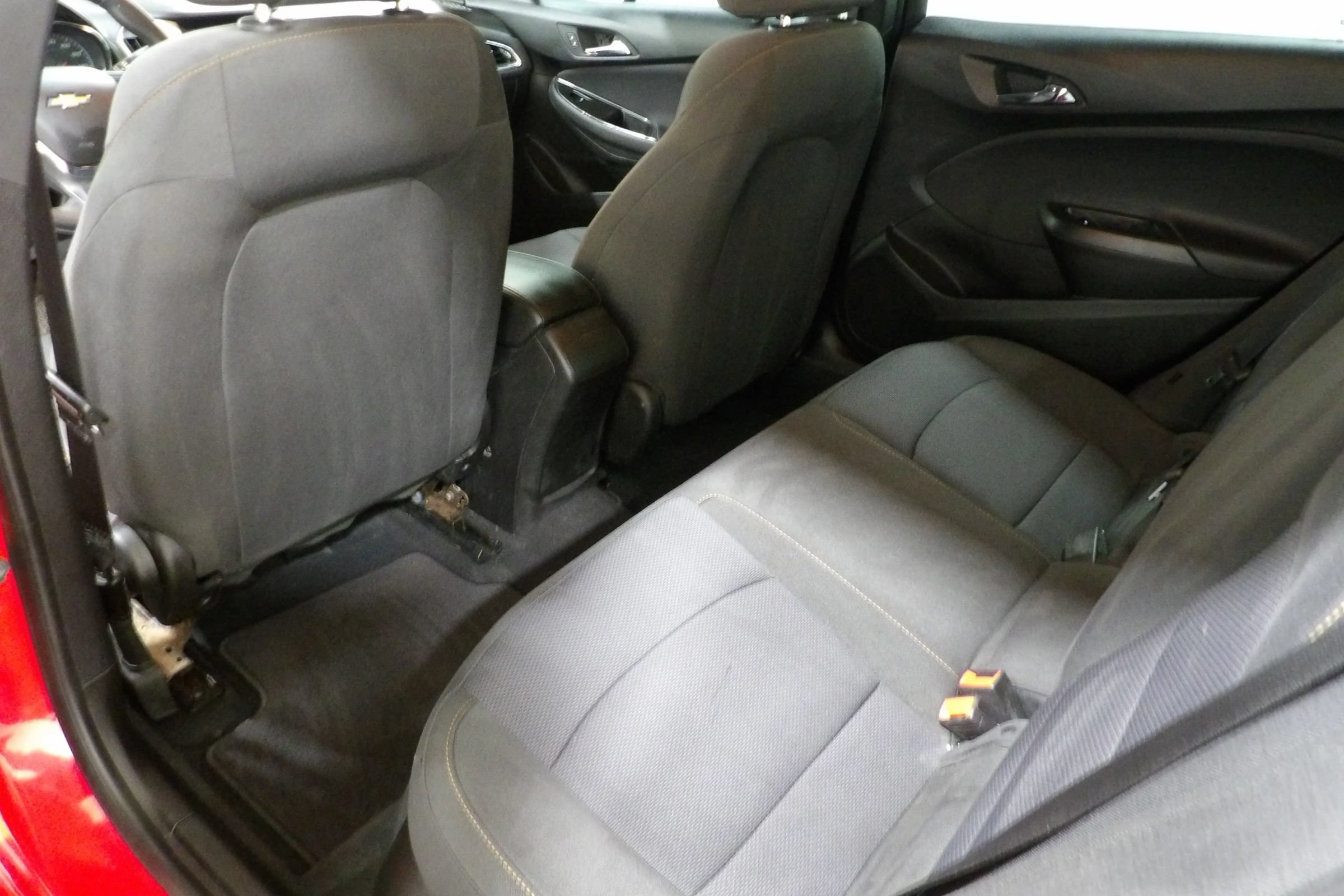 Used 2018 Chevrolet Cruze LS FWD image 9