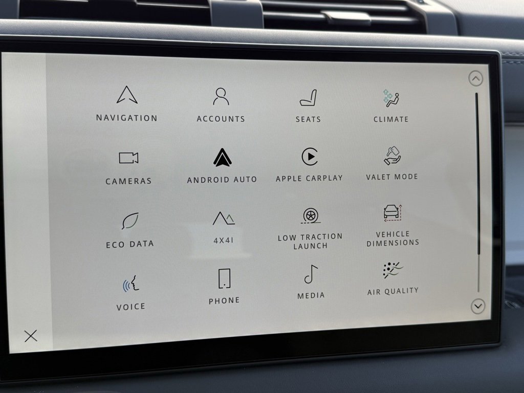 Used 2025 Land Rover Defender 110 S image 12