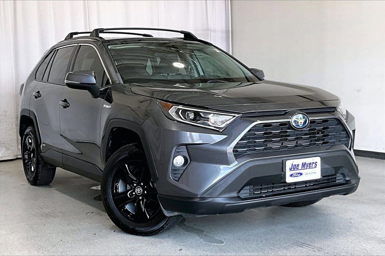 Used 2021 Toyota RAV4 XLE w/ Convenience Package image 34