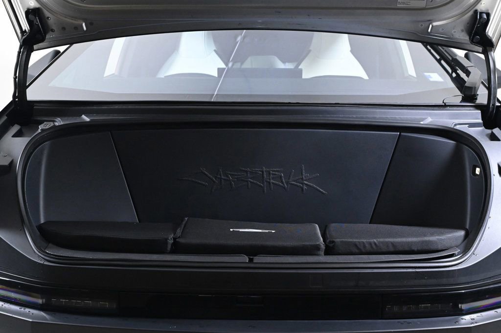 Used 2024 Tesla Cybertruck AWD Crew Cab image 20