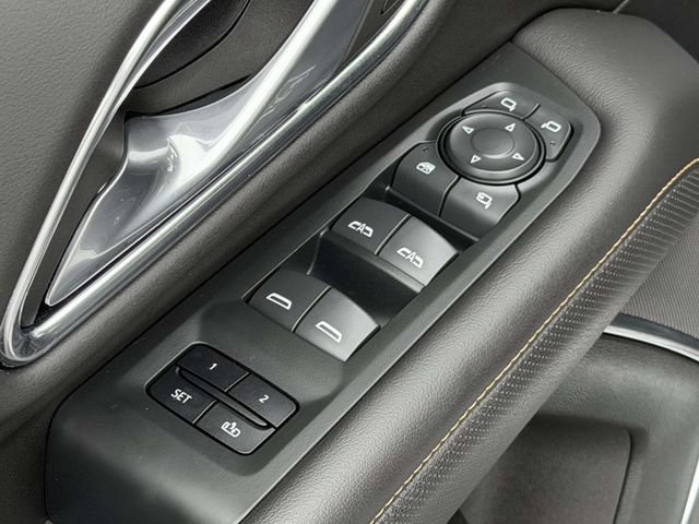 Used 2022 GMC Yukon AT4 w/ AT4 Premium Plus Package AWD/4WD image 7