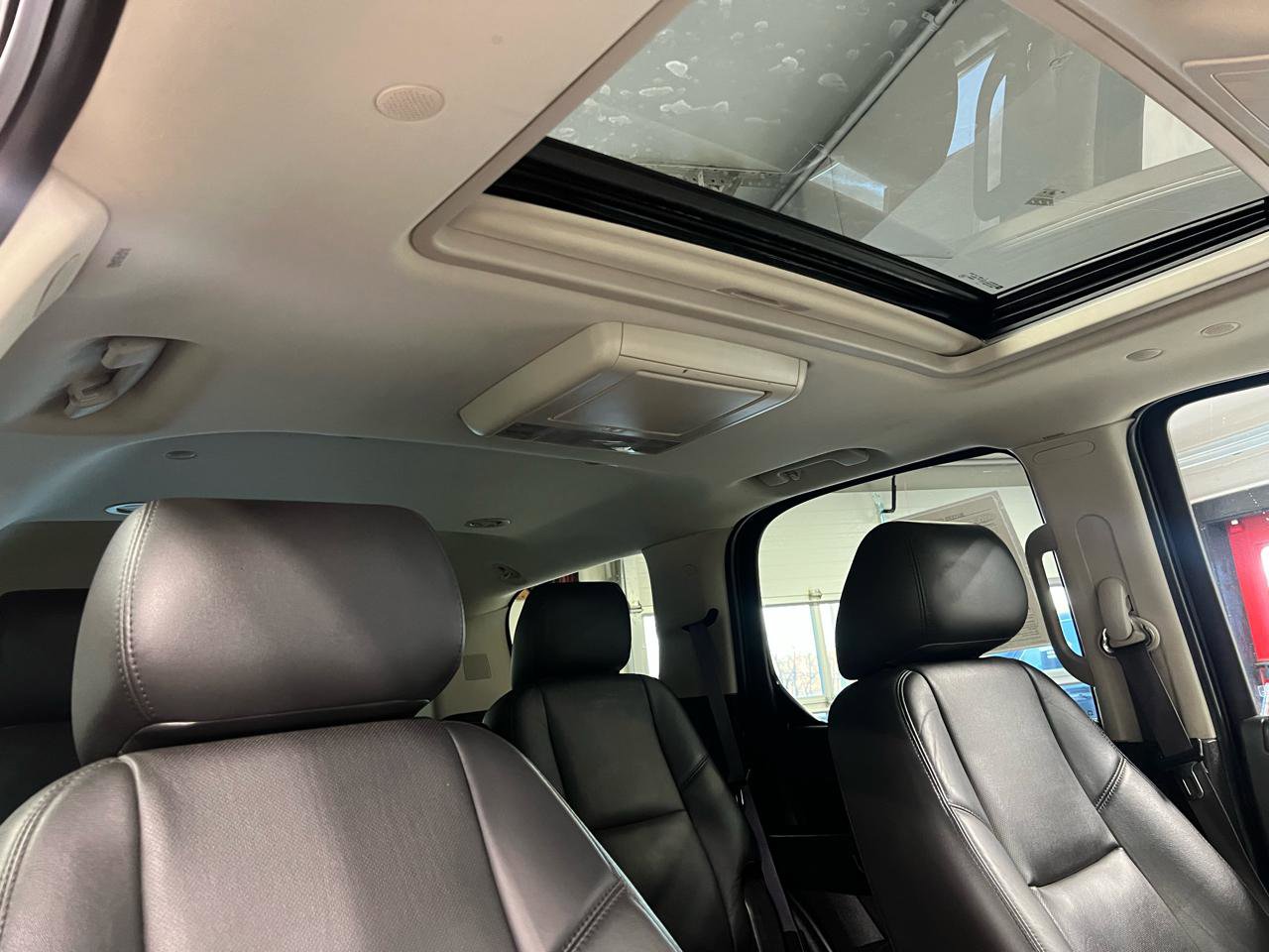 Used 2013 Cadillac Escalade Premium image 14