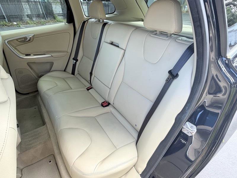 Used 2016 Volvo XC60 T5 Platinum FWD image 9