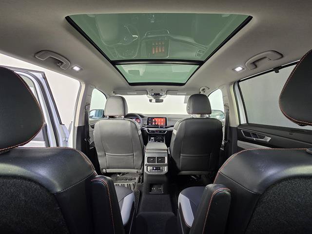 Used 2024 Volkswagen Atlas Peak Edition SEL AWD/4WD image 51