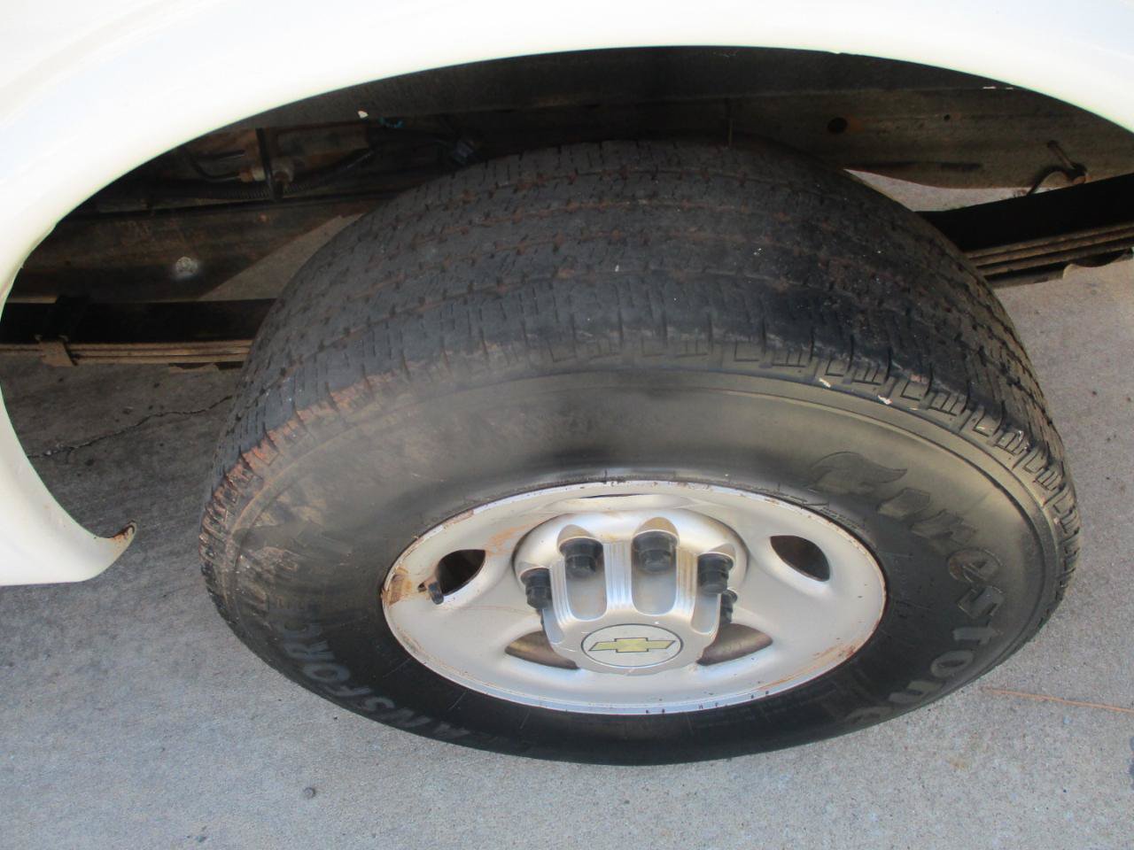 Used 2011 Chevrolet Express 2500 RWD image 14
