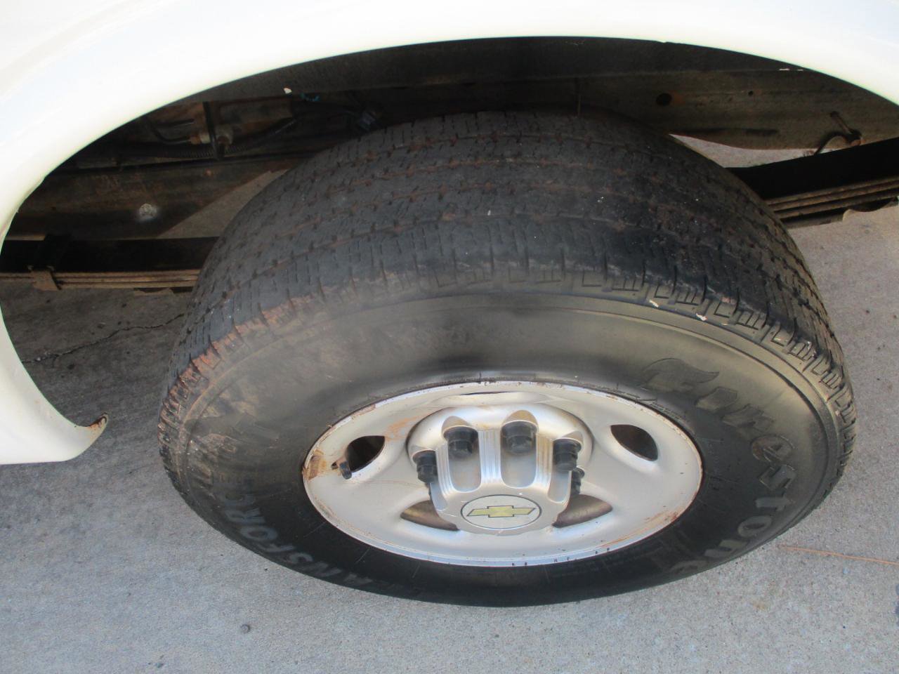 Used 2011 Chevrolet Express 2500 RWD image 14
