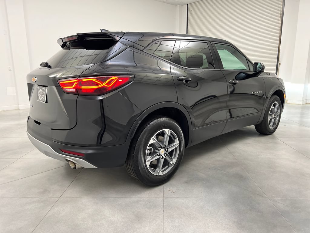 Used 2025 Chevrolet Blazer LT FWD image 9
